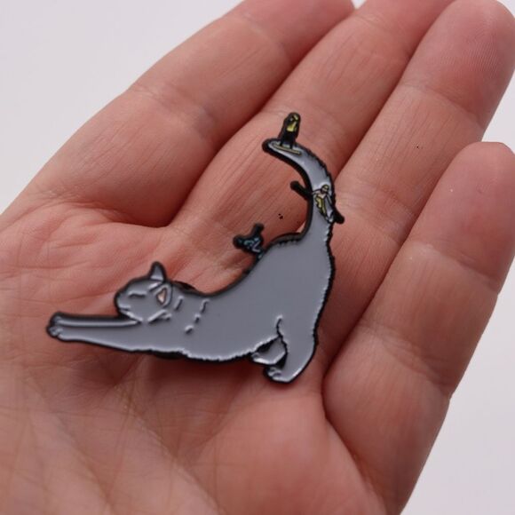 Enamel Novelty Cat Pin Snowboard Ski Kitty Cat Cat Lady Kawaii Cute Pin - Picture 7 of 7